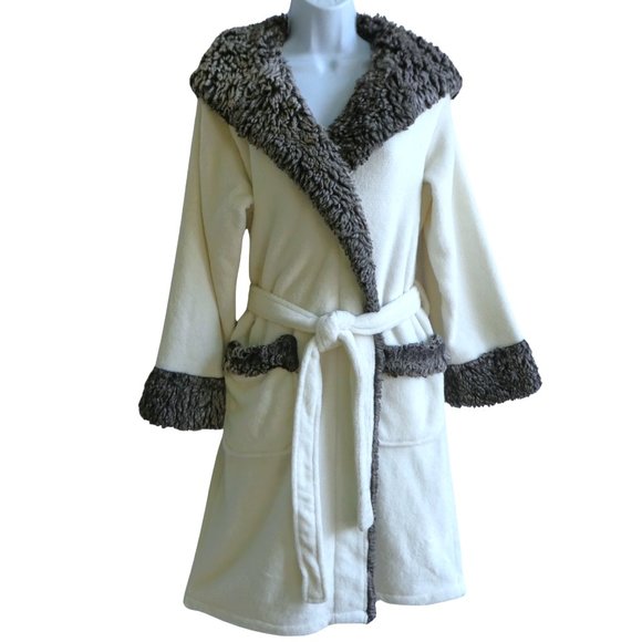 Pottery Barn Other - Pottery Barn Faux Fur Ombre Tipped Robe Ivory Plush Shawl Gray Trim Hooded S